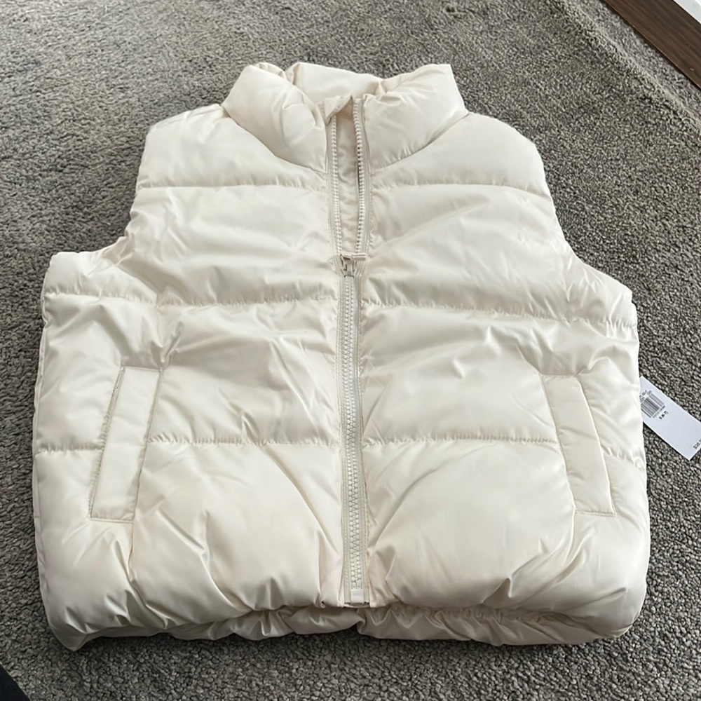Old Navy kids cream puffer vest. New with tags.